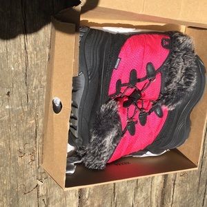 Girls size 12 fur lined snow boots